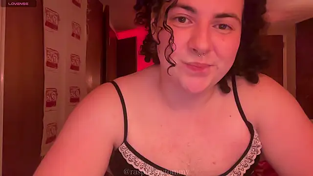 Snapshot of RaspberryTommyFTM chatting on 10-06-25, 02:53 RaspberryTommyFTM online show from 10-06-25, 02:53