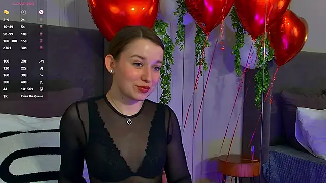 Snapshot of MichelleHaynes chatting on 02-17-25, 08:36 MichelleHaynes online show from 02-17-25, 08:36