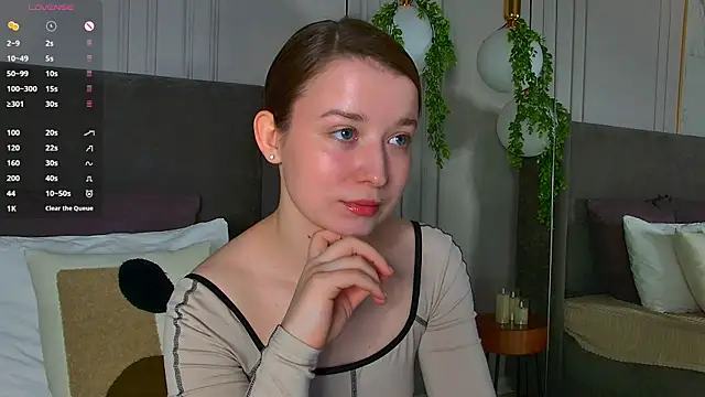 Snapshot of MichelleHaynes chatting on 03-13-25, 02:55 MichelleHaynes online show from 03-13-25, 02:55