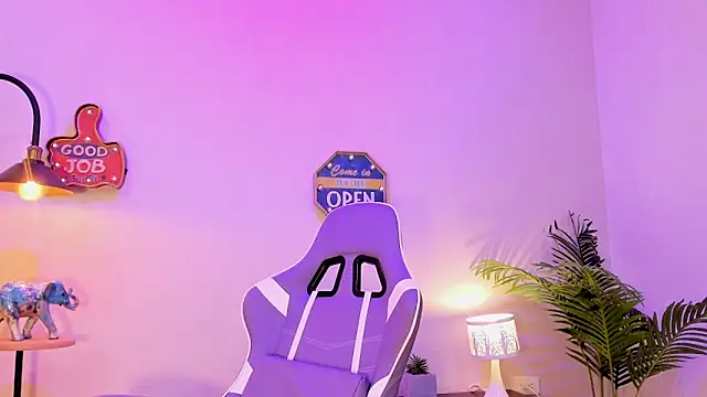 lupeebony online show from 01-21-25, 10:30