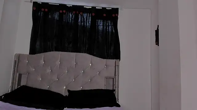 Snapshot of game_with_lesbians_ chatting on 02-17-25, 10:25 game with lesbians online show from 02-17-25, 10:25