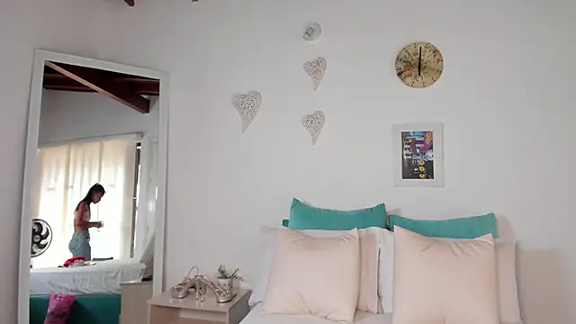 Snapshot of natali_henao chatting on 12-19-24, 05:18 natali henao online show from 12-19-24, 05:18