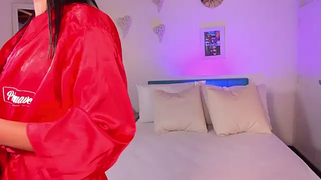 Snapshot of natali_henao chatting on 12-27-24, 05:05 natali henao online show from 12-27-24, 05:05