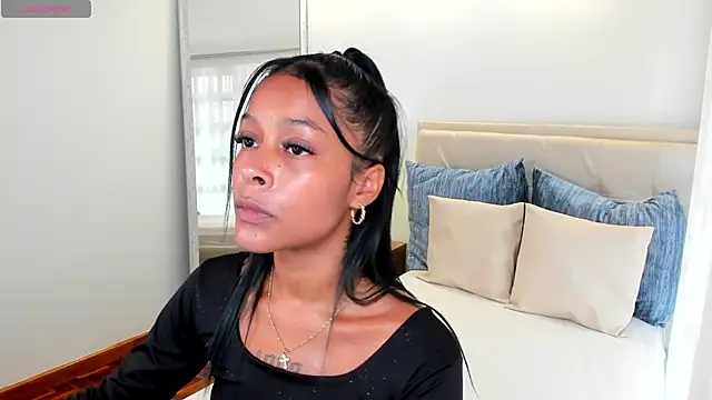 Snapshot of natali_henao chatting on 09-26-25, 04:55 natali henao online show from 09-26-25, 04:55