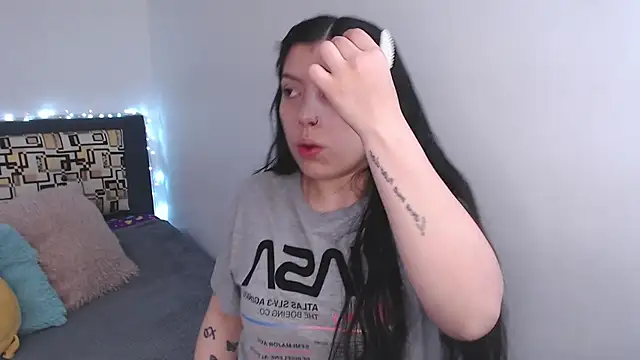 iam emy online show from 10-25-25, 11:29