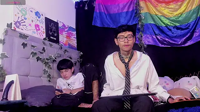 Snapshot of jacks_hotter chatting on 01-19-25, 01:10 jacks hotter online show from 01-19-25, 01:10