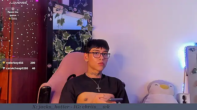 Snapshot of jacks_hotter chatting on 01-13-26, 09:53 jacks hotter online show from 01-13-26, 09:53