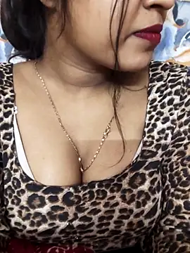 Snapshot of Sania-Love chatting on 03-08-25, 08:03 Sania-Love online show from 03-08-25, 08:03