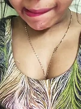 Snapshot of Sania-Love chatting on 03-18-25, 07:53 Sania-Love online show from 03-18-25, 07:53