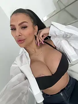 Snapshot of firesbomb777 chatting on 02-17-25, 10:29 firesbomb777 online show from 02-17-25, 10:29