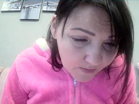 Snapshot of ClaireSunset chatting on 05-17-26, 05:42 ClaireSunset online show from 05-17-26, 05:42