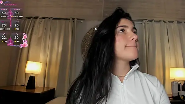 Snapshot of Belliinda_21 chatting on 03-22-25, 06:47 Belliinda 21 online show from 03-22-25, 06:47