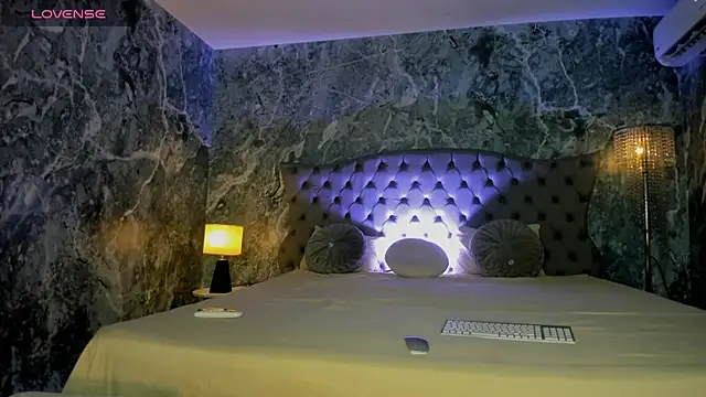 Snapshot of Belliinda_21 chatting on 10-11-25, 08:18 Belliinda 21 online show from 10-11-25, 08:18