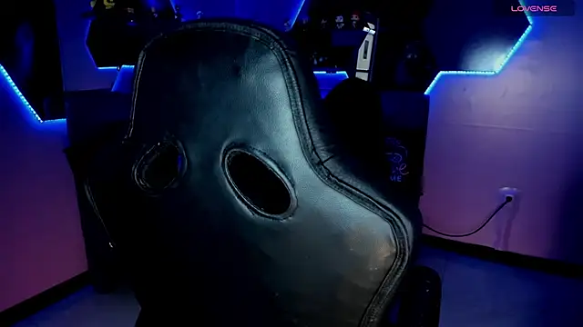 Snapshot of Belliinda_21 chatting on 10-29-25, 06:42 Belliinda 21 online show from 10-29-25, 06:42