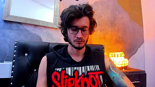 Loggan donnelly online show from 12-30-24, 02:20