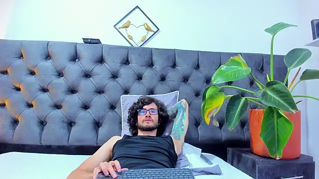 Loggan donnelly online show from 02-28-25, 12:10