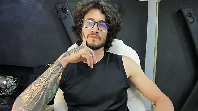 Loggan donnelly online show from 03-21-25, 11:12