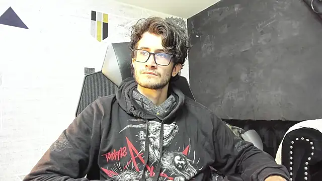 Loggan donnelly online show from 09-17-25, 08:21