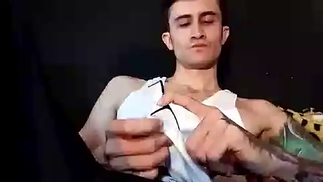 Loggan donnelly online show from 11-28-25, 09:06