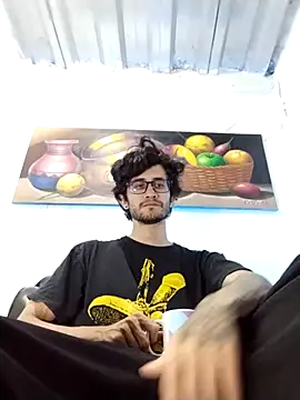 Loggan donnelly online show from 04-17-26, 04:26