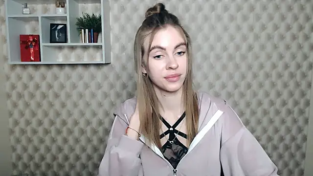 AlisaCatty  online show from 03-21-25, 10:28