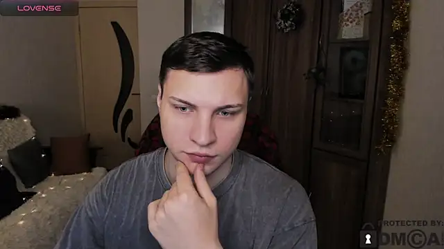 handsome guy01 online show from 11-28-25, 12:02