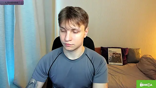 handsome guy01 online show from 02-10-26, 12:31