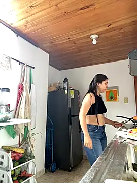 Snapshot of LorenaAmerica chatting on 12-04-24, 05:00 LorenaAmerica online show from 12-04-24, 05:00