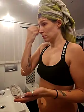 Lenchen  online show from 02-24-25, 08:03