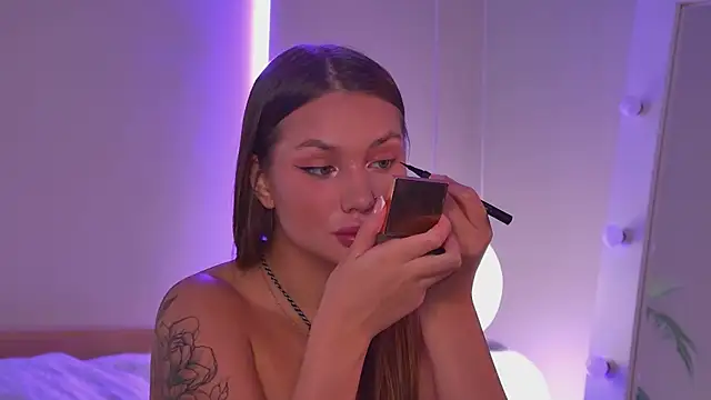 ViolaFlirt online show from 10-26-25, 04:07