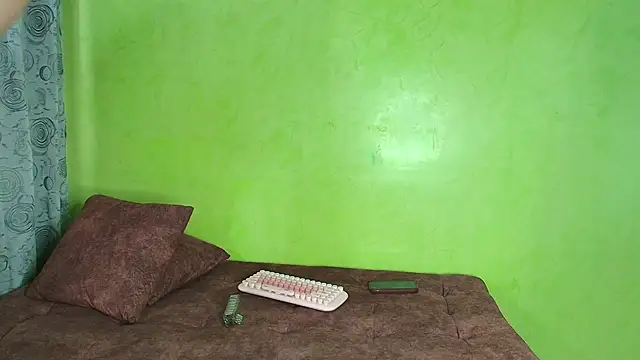 YellowCouple online show from 10-01-25, 03:29