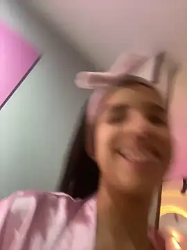 Snapshot of Praga_Pink chatting on 12-21-24, 01:26 Praga Pink online show from 12-21-24, 01:26