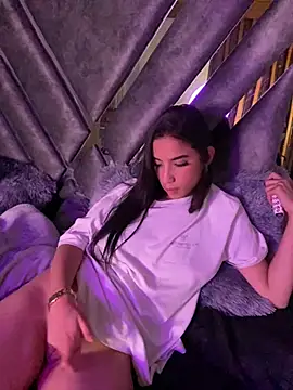 Snapshot of Praga_Pink chatting on 01-15-25, 07:37 Praga Pink online show from 01-15-25, 07:37