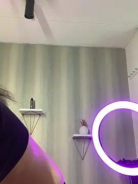 Snapshot of Praga_Pink chatting on 03-22-25, 07:04 Praga Pink online show from 03-22-25, 07:04