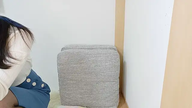 Hana-tan online show from 10-10-25, 11:04