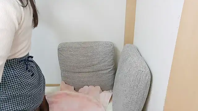 Hana-tan online show from 11-23-25, 03:28