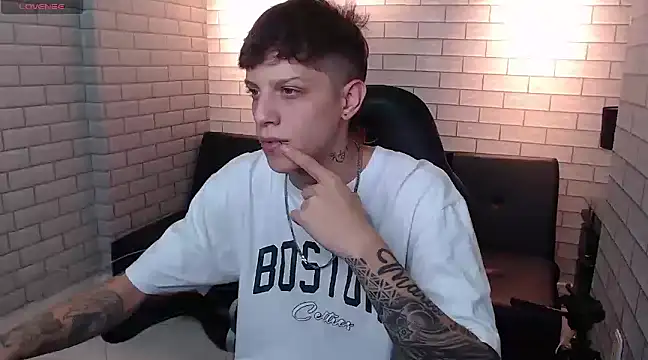 Snapshot of Adam_hard_ chatting on 01-07-25, 07:59 Adam hard online show from 01-07-25, 07:59