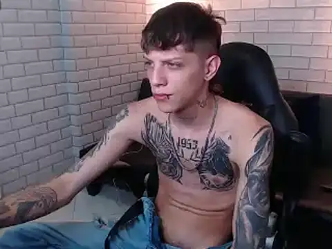 Snapshot of Adam_hard_ chatting on 01-07-25, 11:03 Adam hard online show from 01-07-25, 11:03