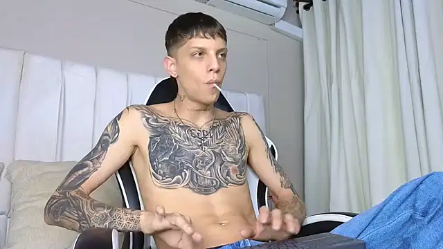 Snapshot of Adam_hard_ chatting on 09-10-25, 07:25 Adam hard online show from 09-10-25, 07:25