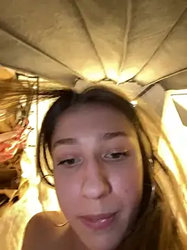 Lia  Love online show from 01-10-25, 03:27