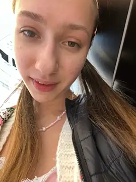 Lia  Love online show from 03-11-25, 12:17