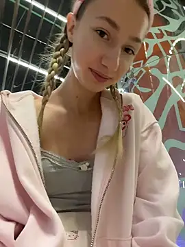 Lia  Love online show from 10-28-25, 12:09