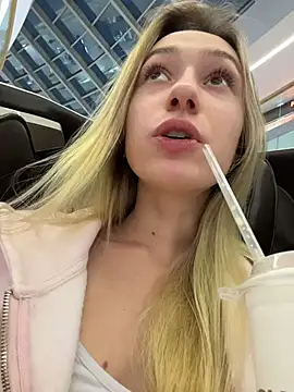 Lia  Love online show from 11-09-25, 02:04