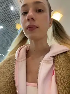 Lia  Love online show from 11-12-25, 12:05