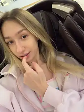 Lia  Love online show from 01-07-26, 03:03