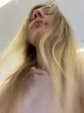 Lia  Love online show from 01-08-26, 02:41