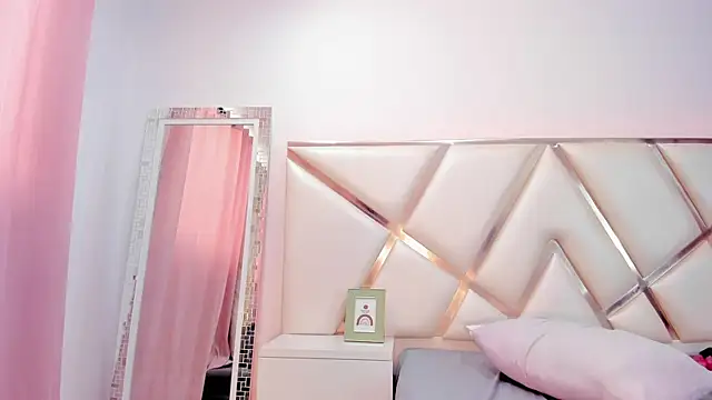 Tiffanymiller00 online show from 12-19-24, 05:18