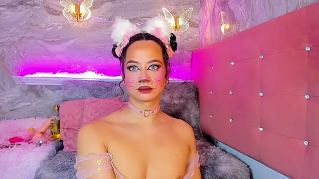 Snapshot of taylorbunny_x chatting on 10-23-25, 05:40 taylorbunny x online show from 10-23-25, 05:40