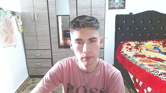 Snapshot of samael1107 chatting on 10-08-25, 08:39 samael1107 online show from 10-08-25, 08:39