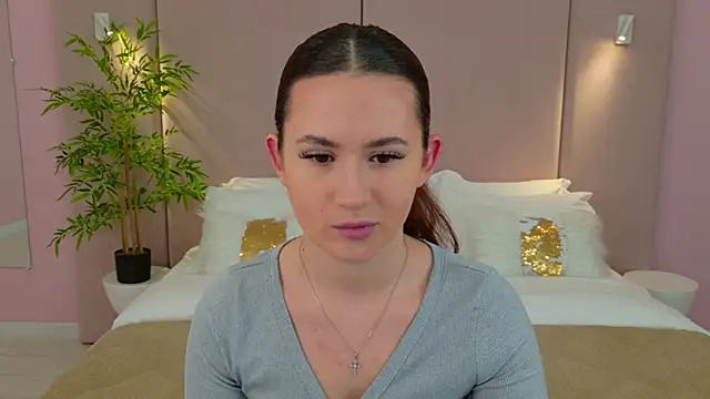 milaleoneli online show from 03-02-25, 12:32